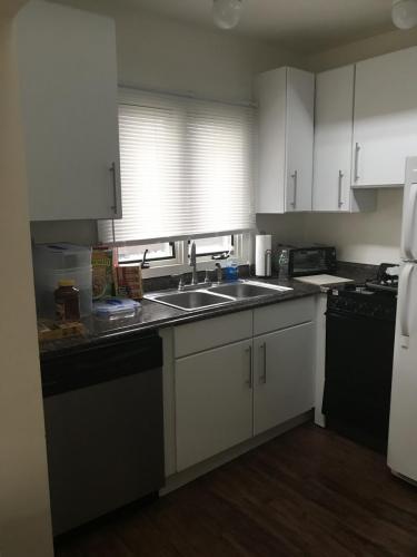 320 Pleasant Kitchen